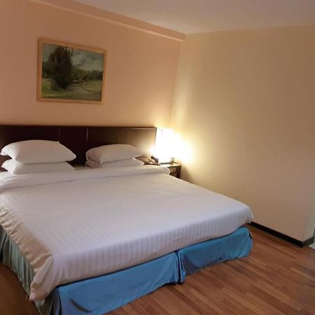 Dusit Hotel Sakon Nakhon Eksteriør bilde