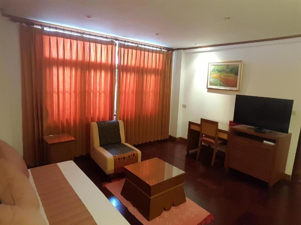 Dusit Hotel Sakon Nakhon Eksteriør bilde